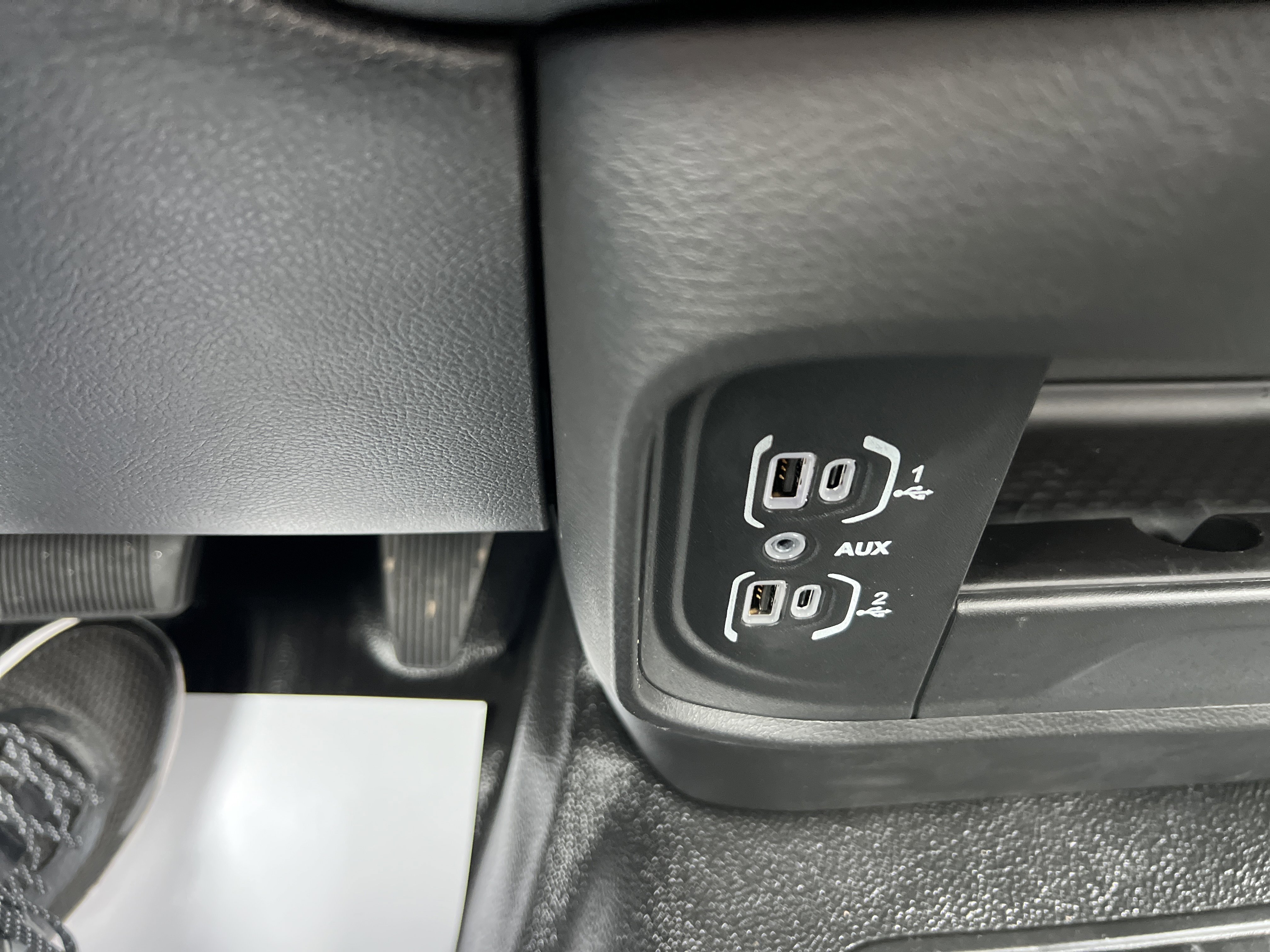 Used 2025 RAM 5500 2WD Regular Cab image 23