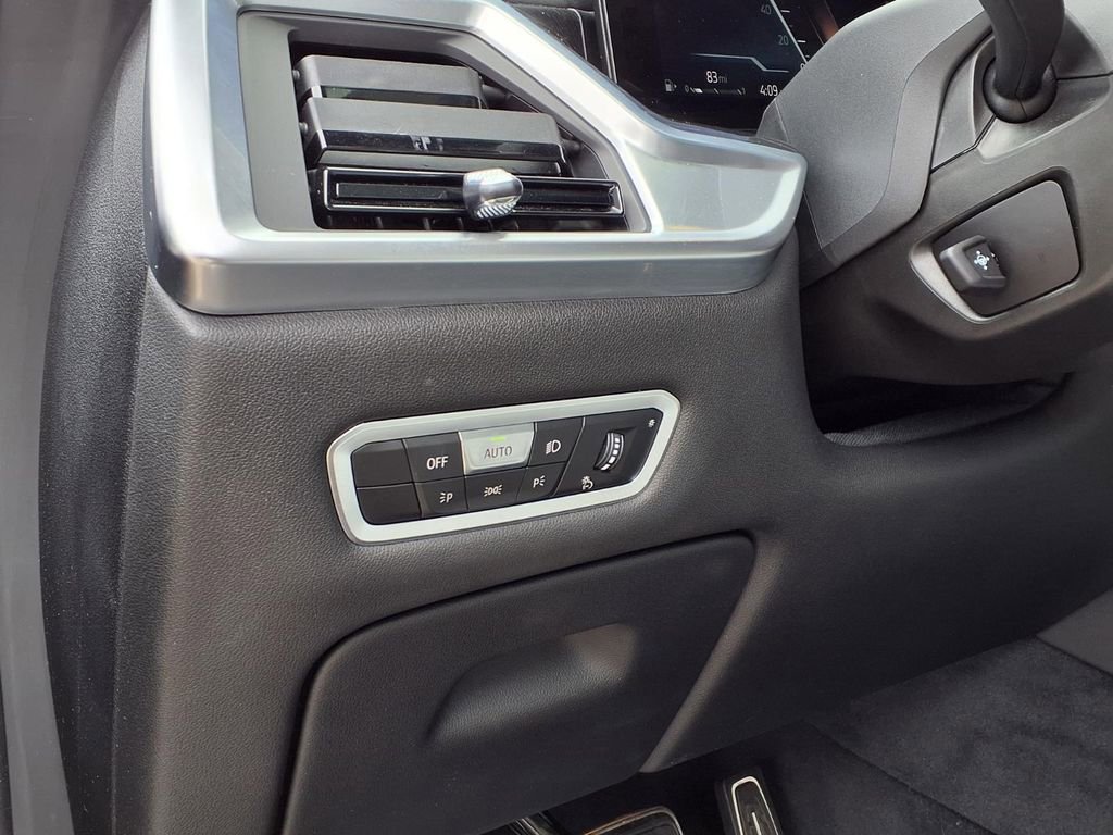 Used 2023 BMW X7 xDrive40i w/ M Sport Package image 12