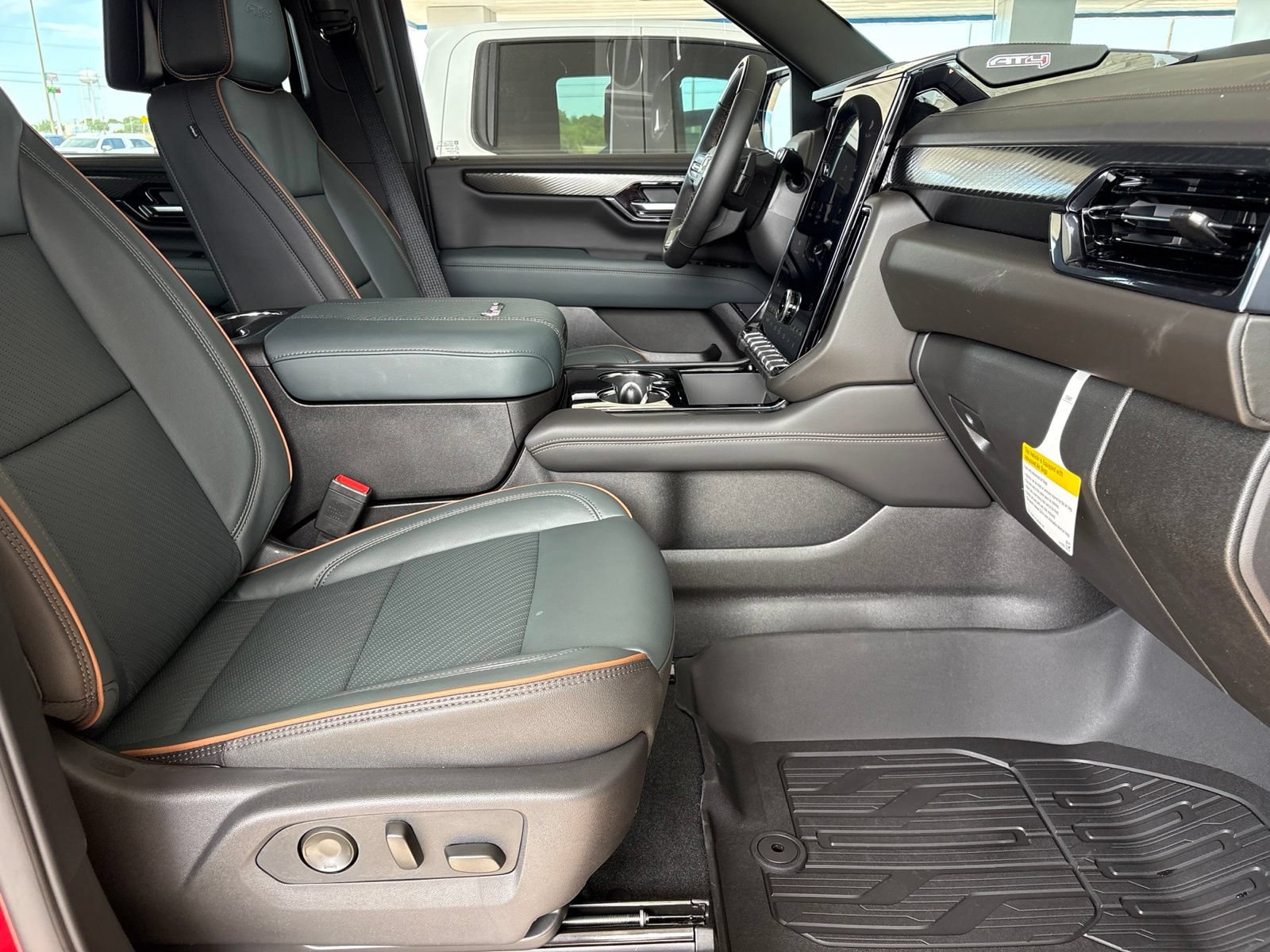 New 2026 GMC Yukon XL AT4 w/ AT4 Premium Plus Package AWD/4WD image 28