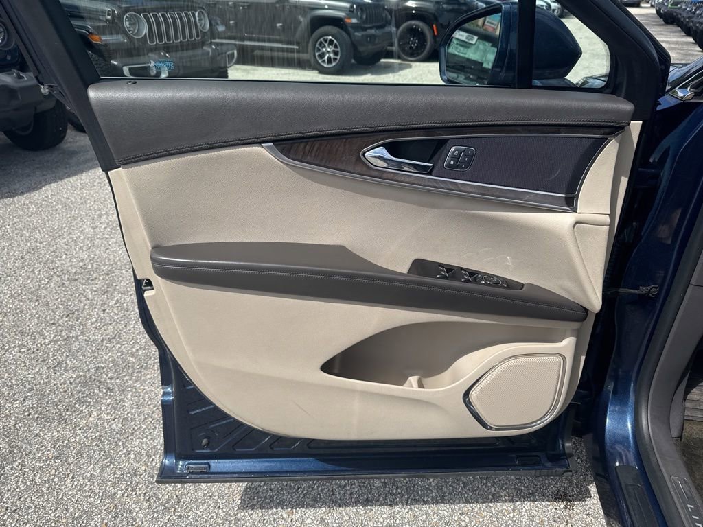 Used 2017 Lincoln MKX Reserve w/ Lincoln MKX Climate Package image 5