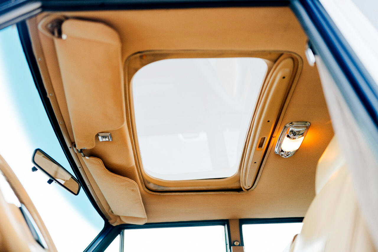 Used 1987 Jeep Grand Wagoneer image 90