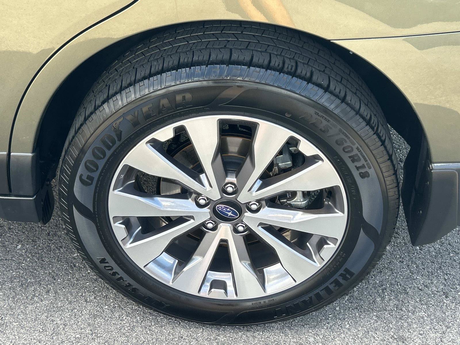Used 2018 Subaru Outback 2.5i Touring AWD/4WD image 19