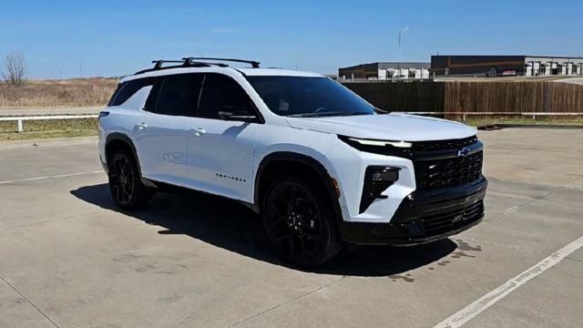 New 2026 Chevrolet Traverse RS FWD image 2