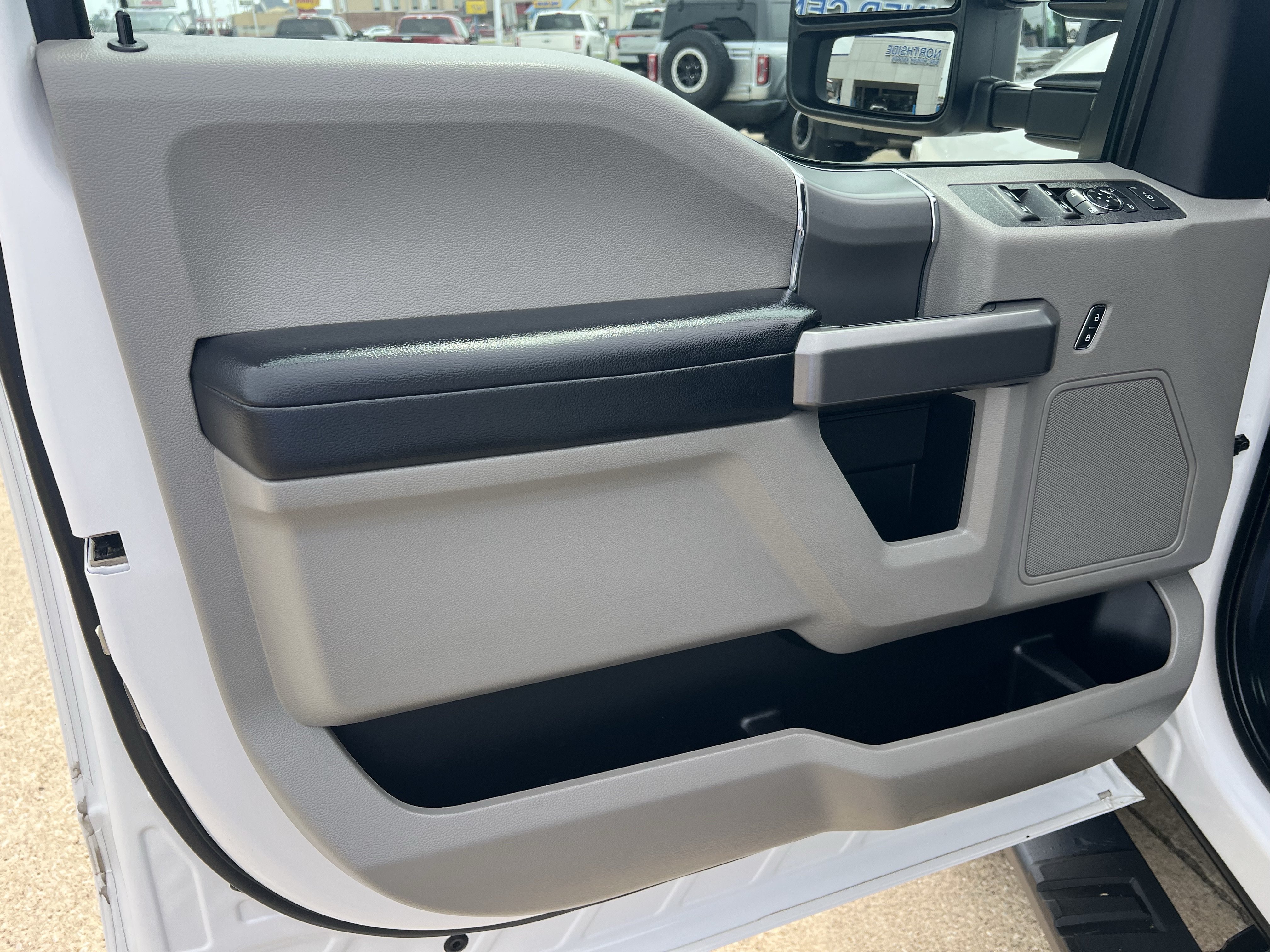 Used 2021 Ford F250 XLT w/ XLT Premium Package AWD/4WD image 18