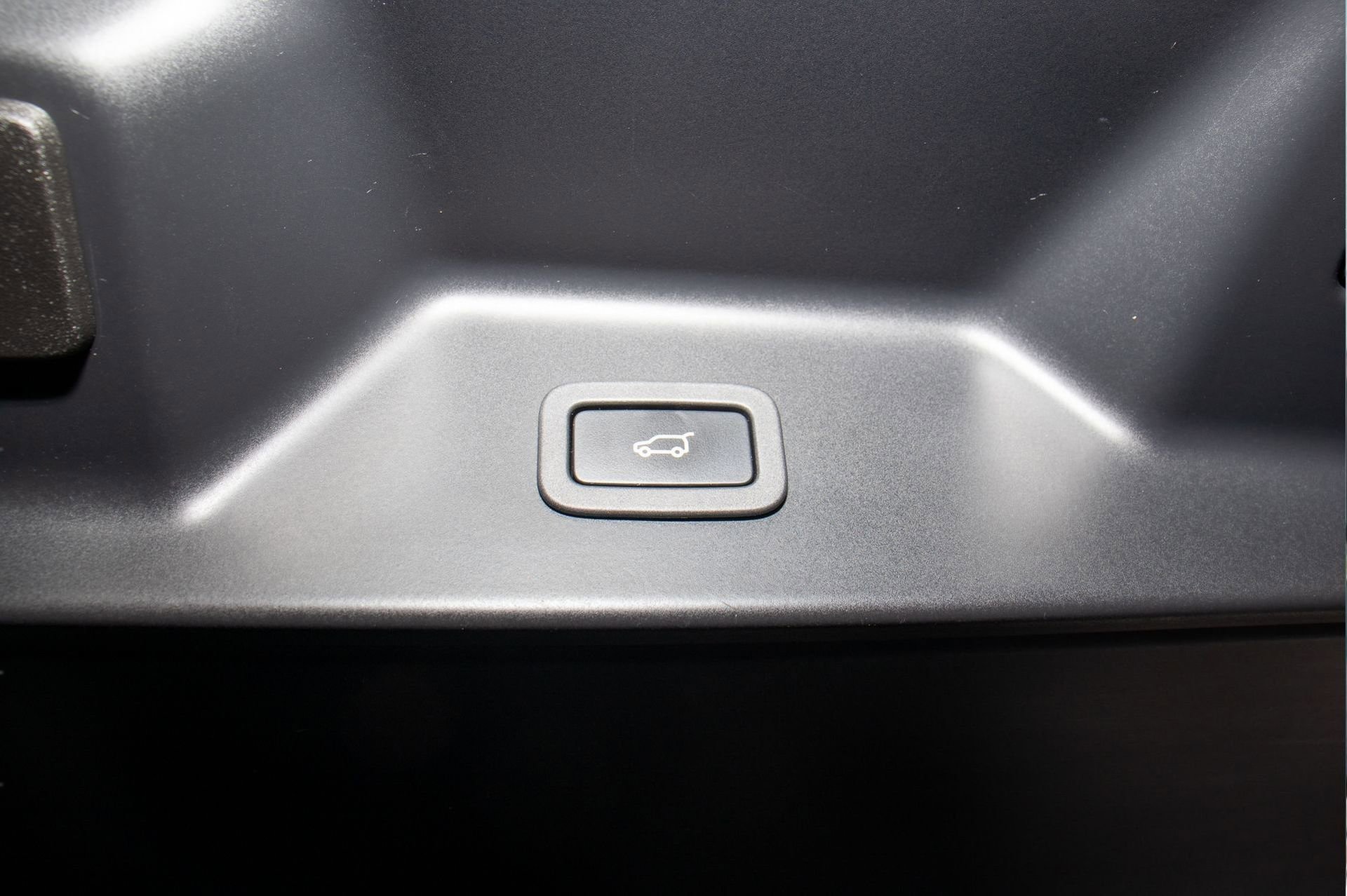 Used 2018 Land Rover Range Rover HSE image 18