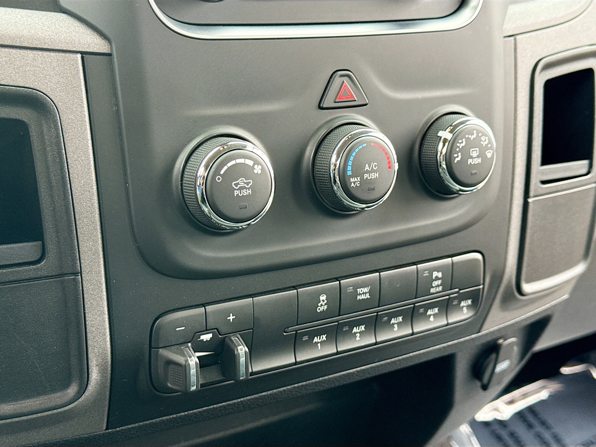 Used 2017 RAM 2500 Tradesman w/ Chrome Appearance Group image 11