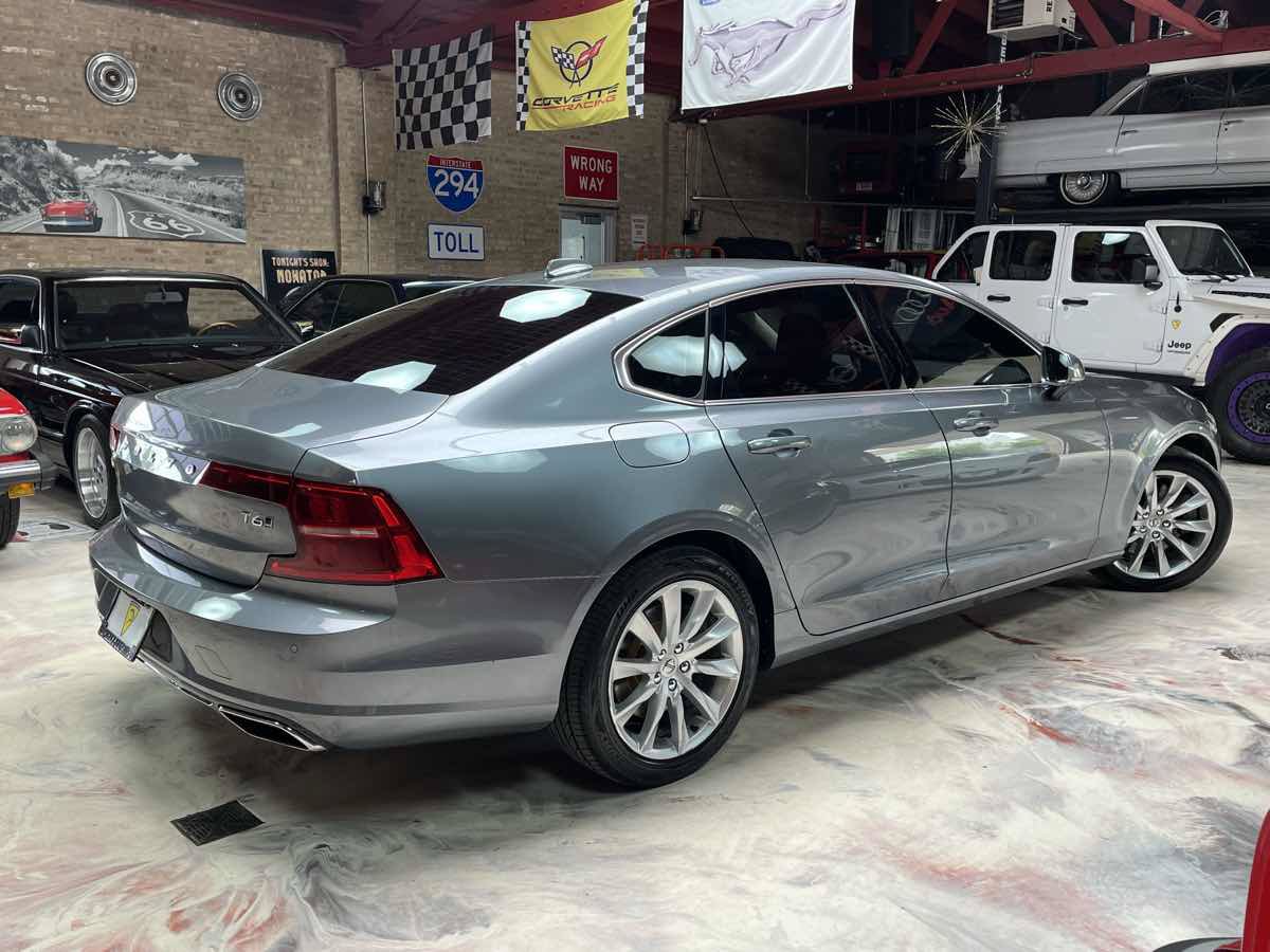 Used 2017 Volvo S90 T6 Momentum AWD/4WD image 2