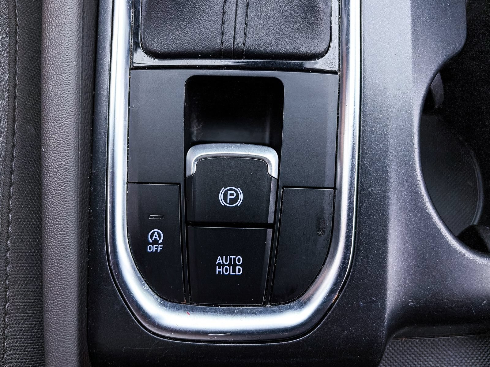 Used 2020 Hyundai Santa Fe SE FWD image 23