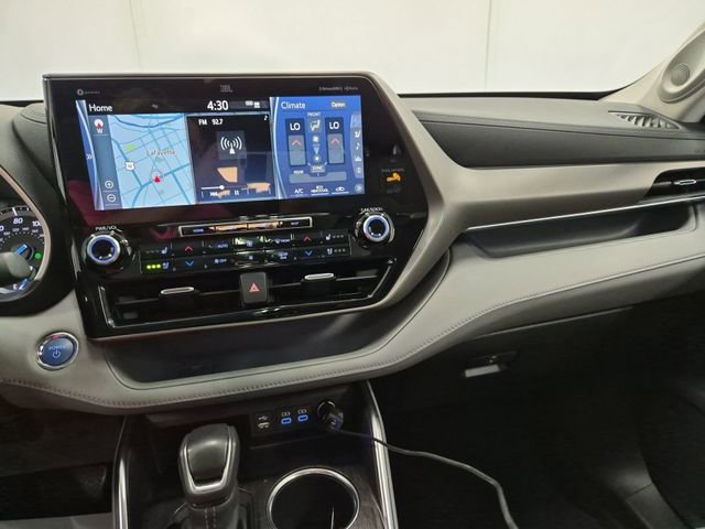 Used 2022 Toyota Highlander Limited image 19