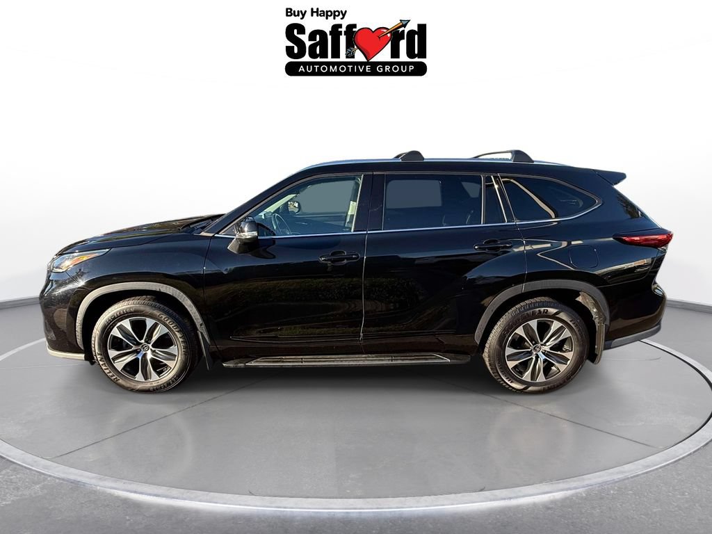 Used 2021 Toyota Highlander XLE AWD/4WD image 5