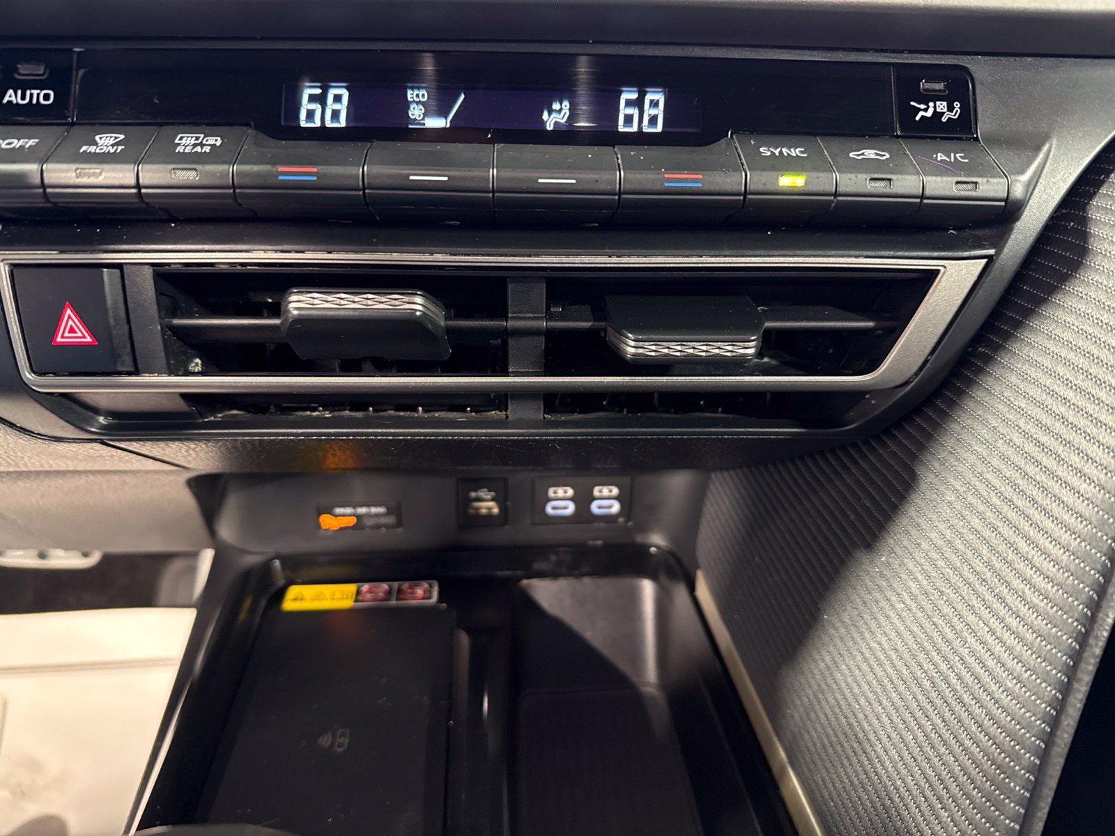 Used 2025 Toyota Camry SE FWD image 27