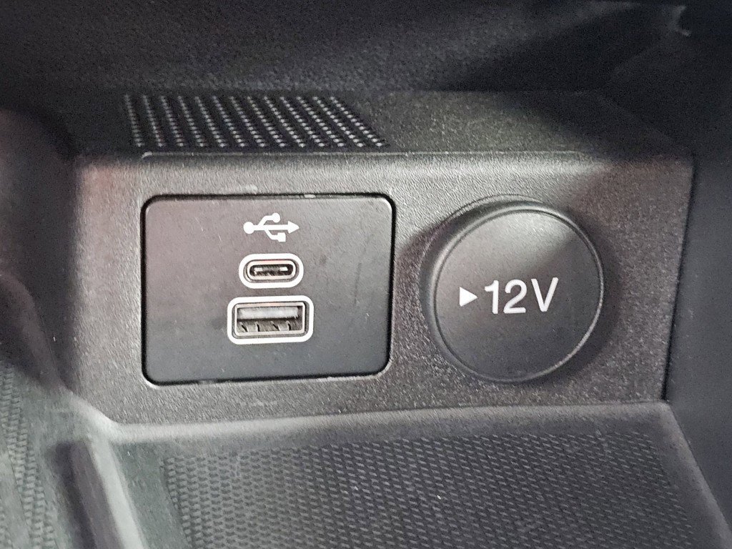 Used 2024 Ford Escape Platinum image 11