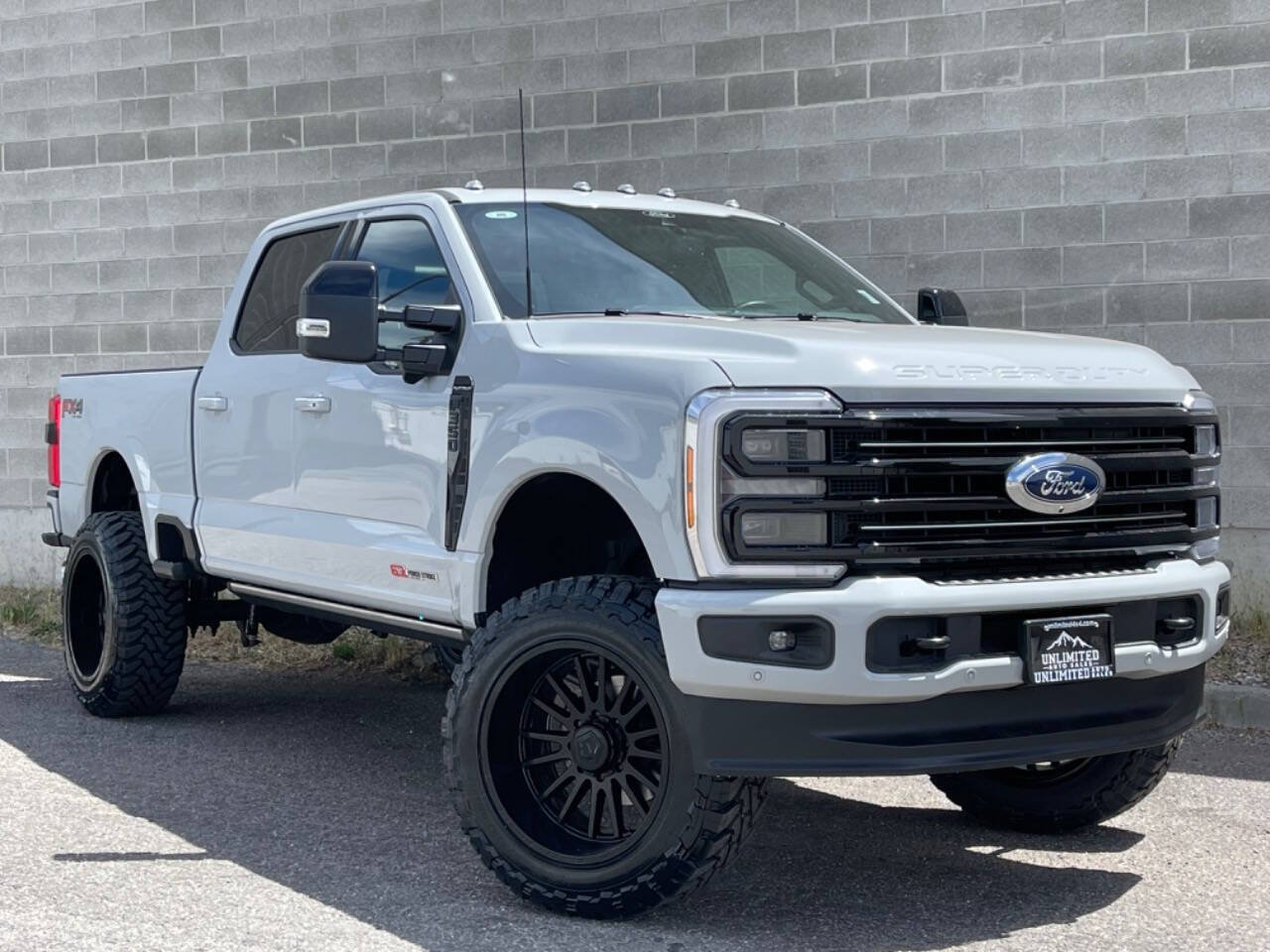 Used 2026 Ford F350 Platinum AWD/4WD image 1