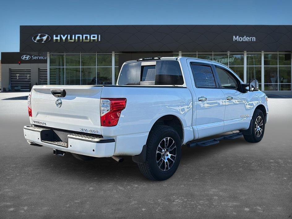 Used 2021 Nissan Titan SV w/ SV Convenience Package image 4