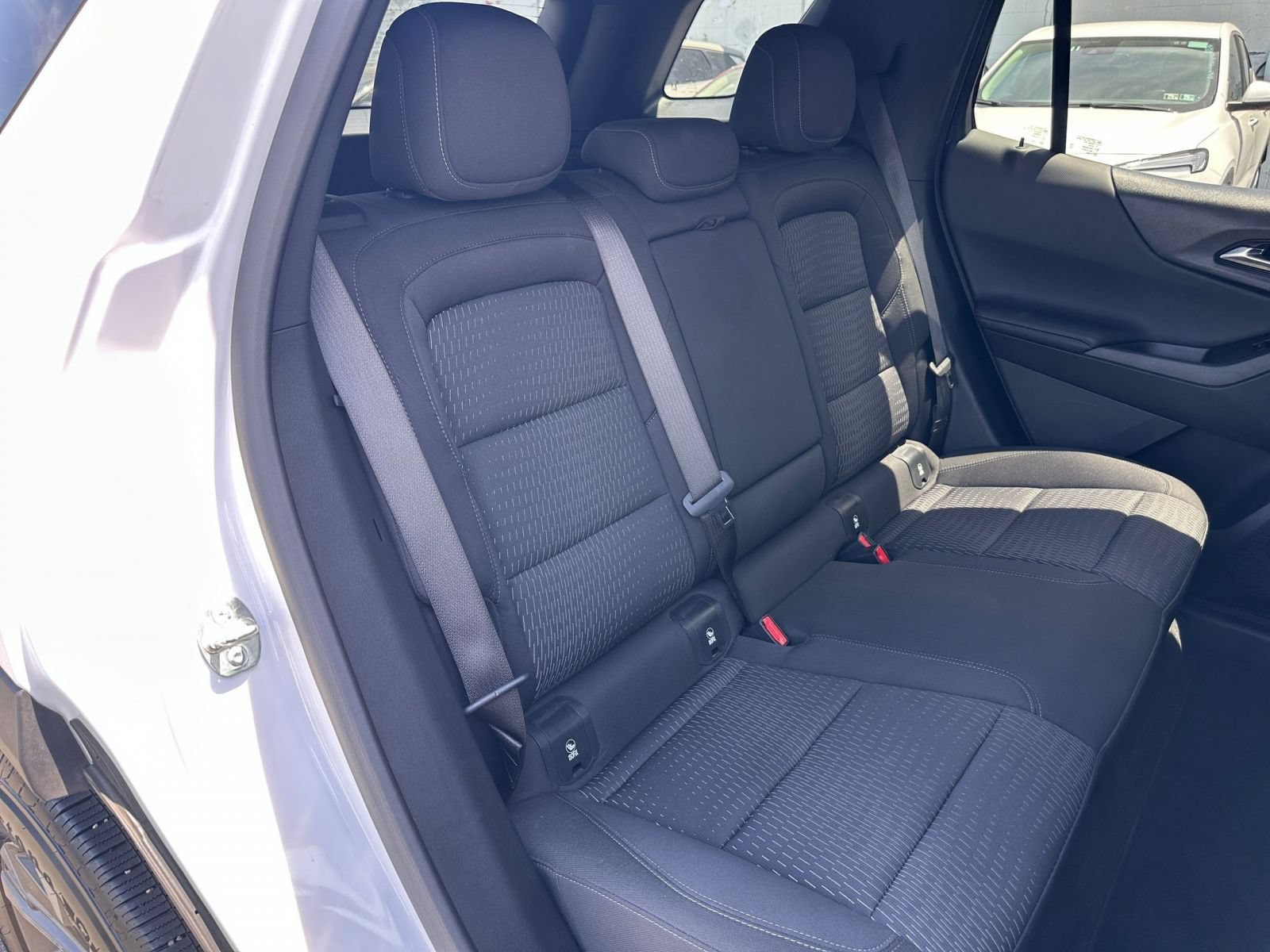 Used 2025 Chevrolet Equinox LT FWD image 39