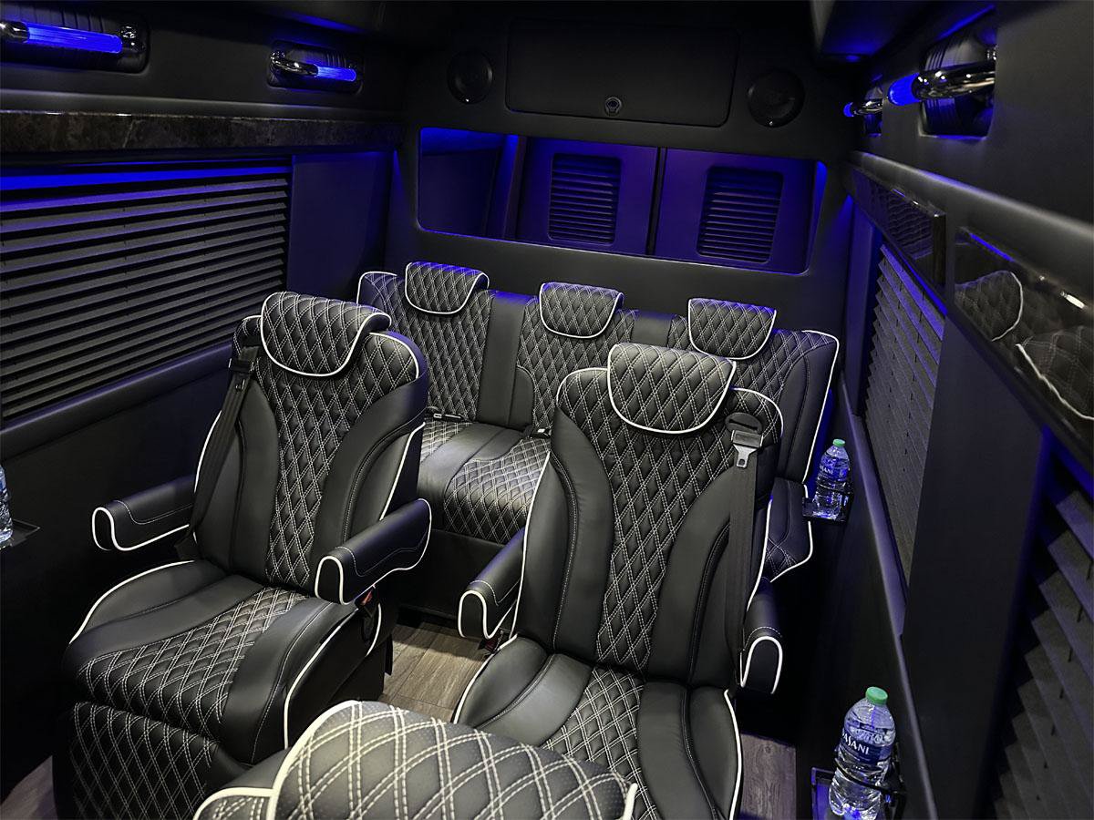 Used 2024 Mercedes-Benz Sprinter 3500 image 27