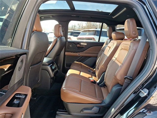 Used 2020 Lincoln Aviator Reserve w/ Equipment Group 201A image 10