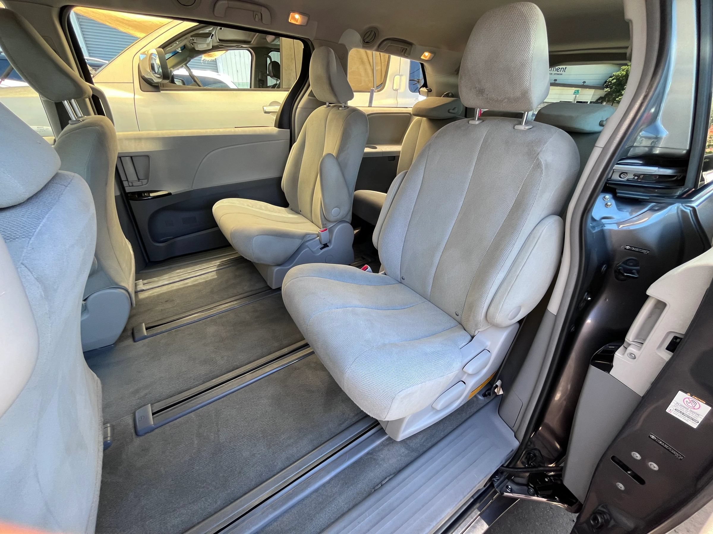 Used 2012 Toyota Sienna FWD image 11