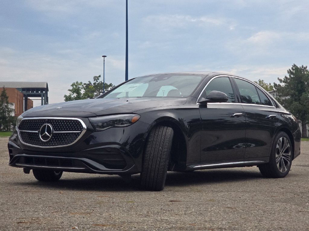 New 2027 Mercedes-Benz E 350 4MATIC Sedan image 13