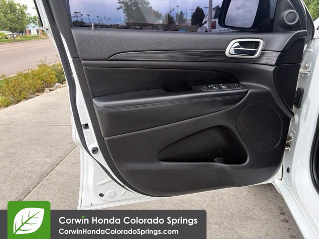 Used 2020 Jeep Grand Cherokee Altitude AWD/4WD image 11