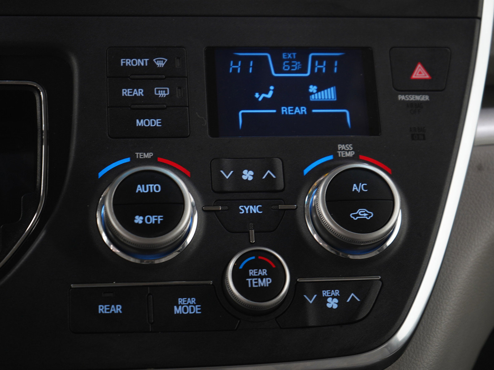 Used 2017 Toyota Sienna LE image 20
