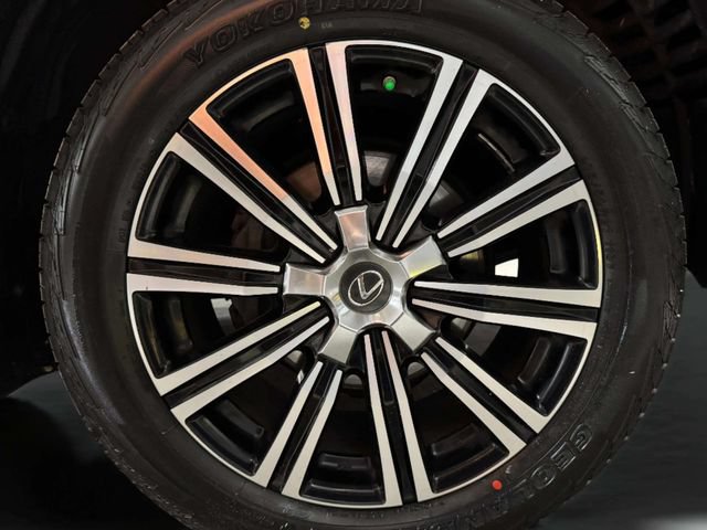 Used 2019 Lexus LX 570 4WD w/ Luxury Package image 36