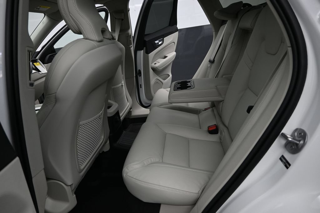 New 2026 Volvo XC60 T8 Ultra w/ Climate Package AWD/4WD image 13