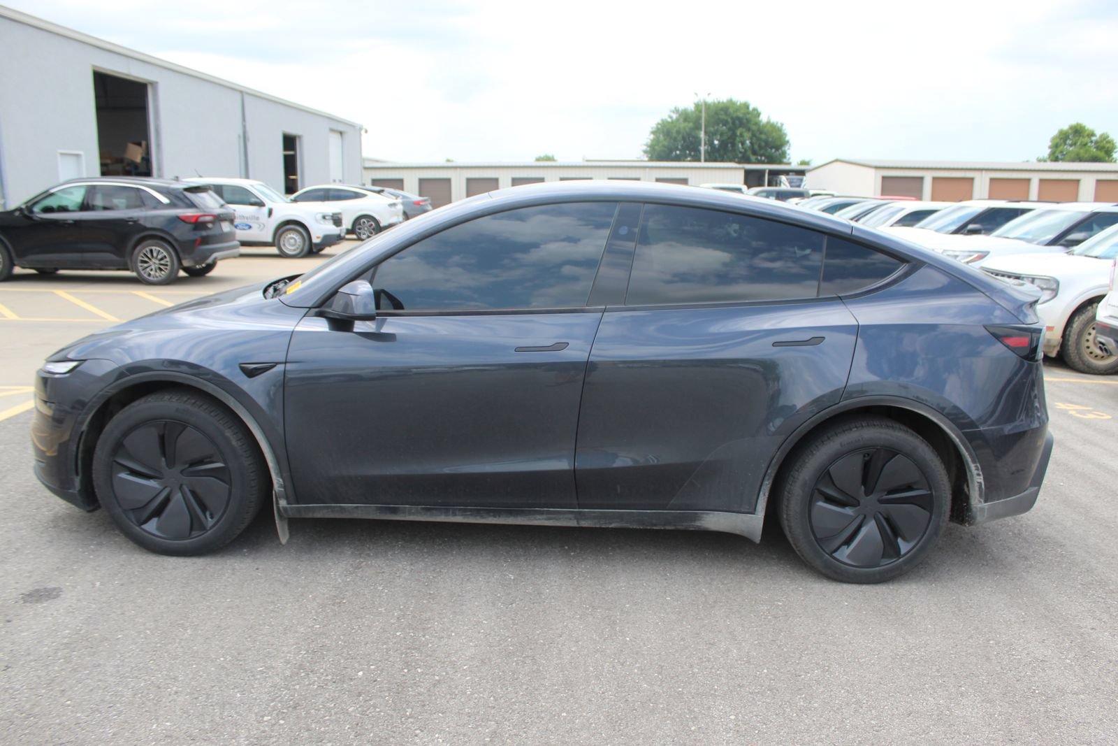 Used 2026 Tesla Model Y AWD image 3