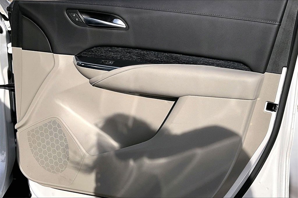 Used 2023 Cadillac XT4 Premium Luxury w/ Cold Weather Package image 19