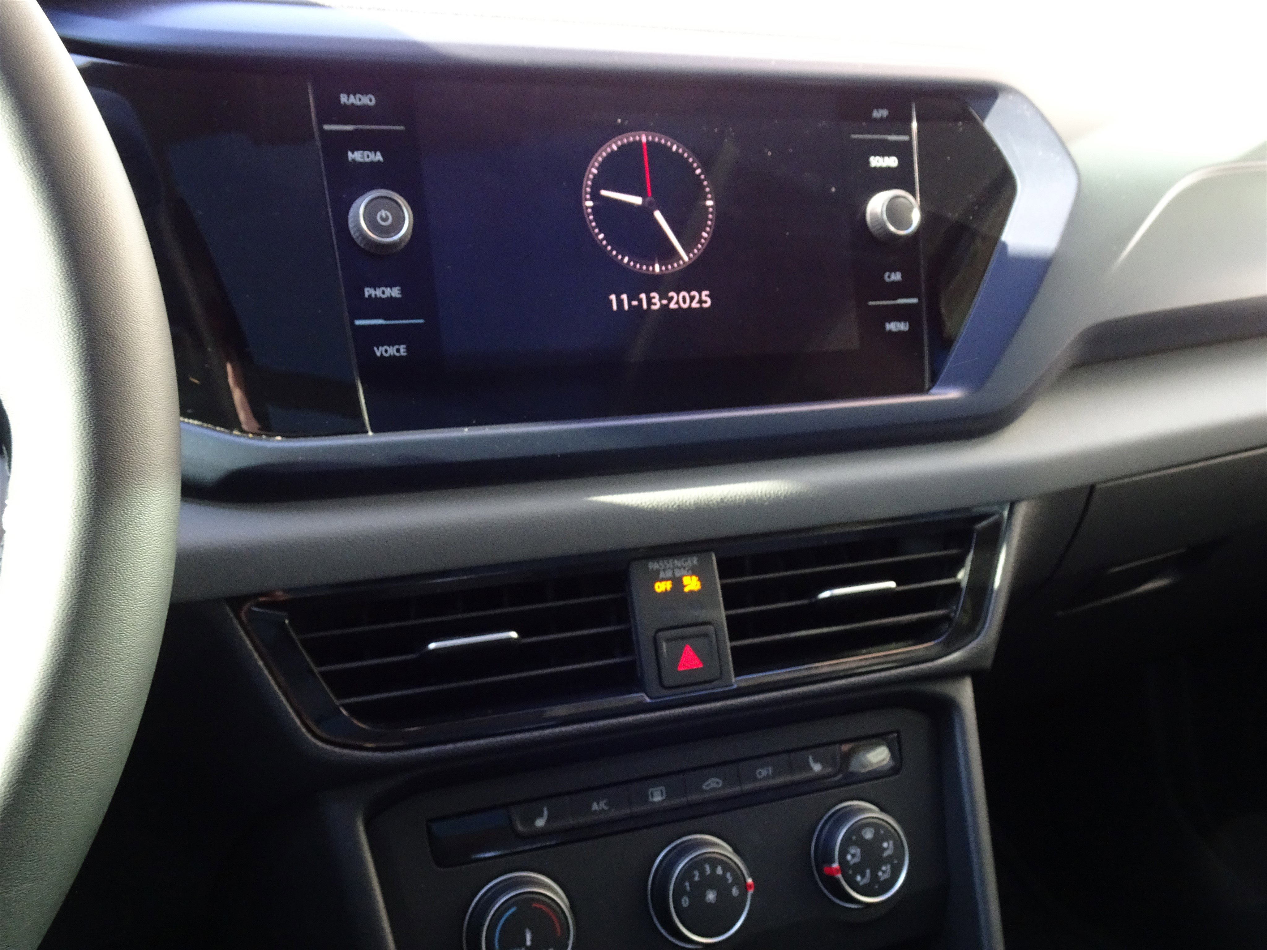 Used 2022 Volkswagen Taos SE w/ Panoramic Sunroof Package image 21