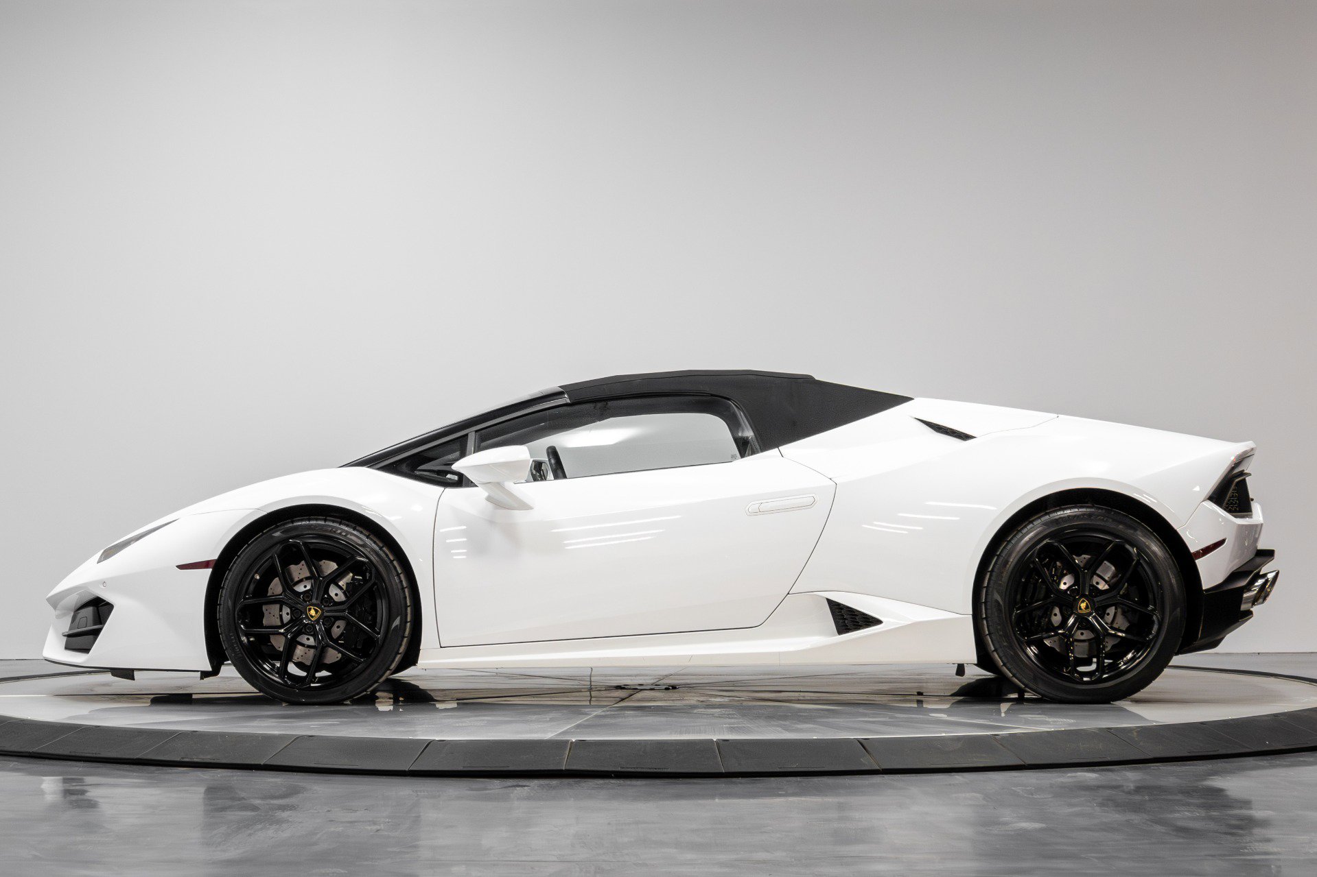 Used 2019 Lamborghini Huracan LP 580-2 image 27