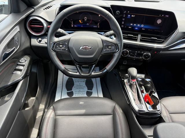Used 2025 Chevrolet Trax RS w/ Driver Confidence Package FWD image 12
