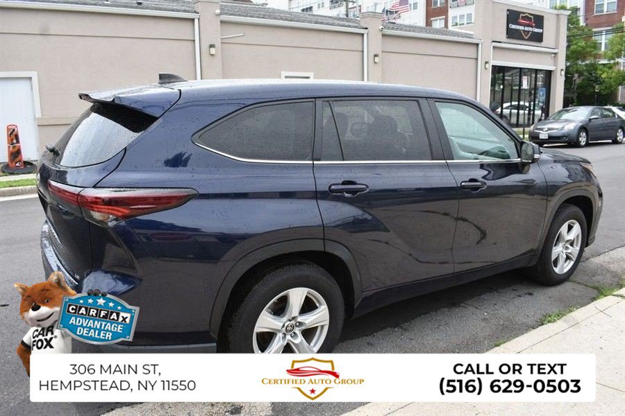 Used 2025 Toyota Highlander LE FWD image 5