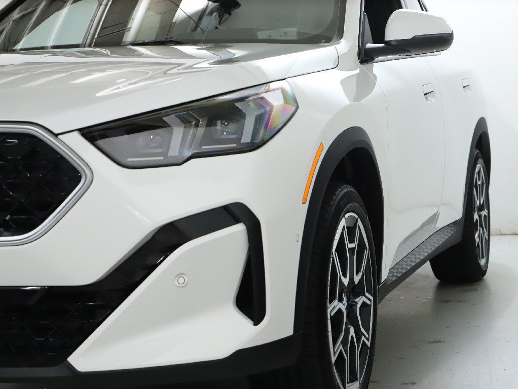 Used 2026 BMW X2 xDrive28i w/ Convenience Package AWD/4WD image 5