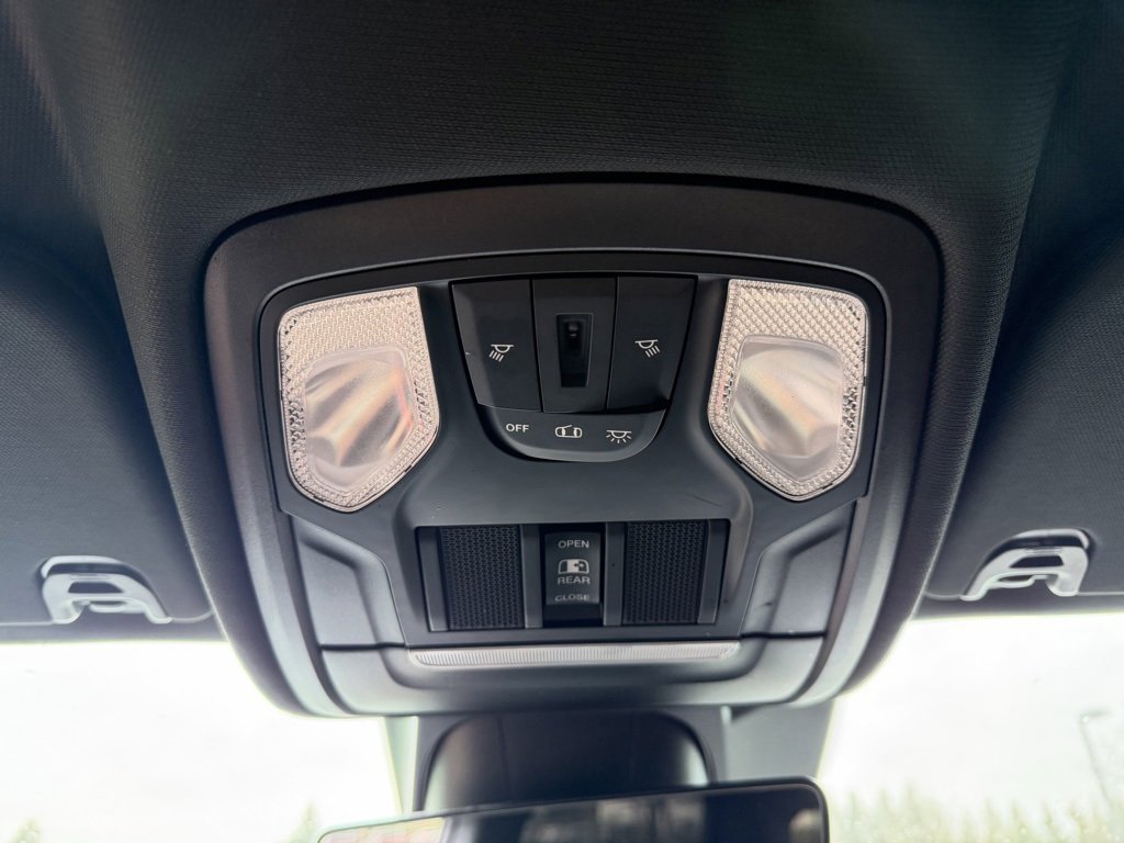 Used 2022 RAM 1500 Rebel image 28