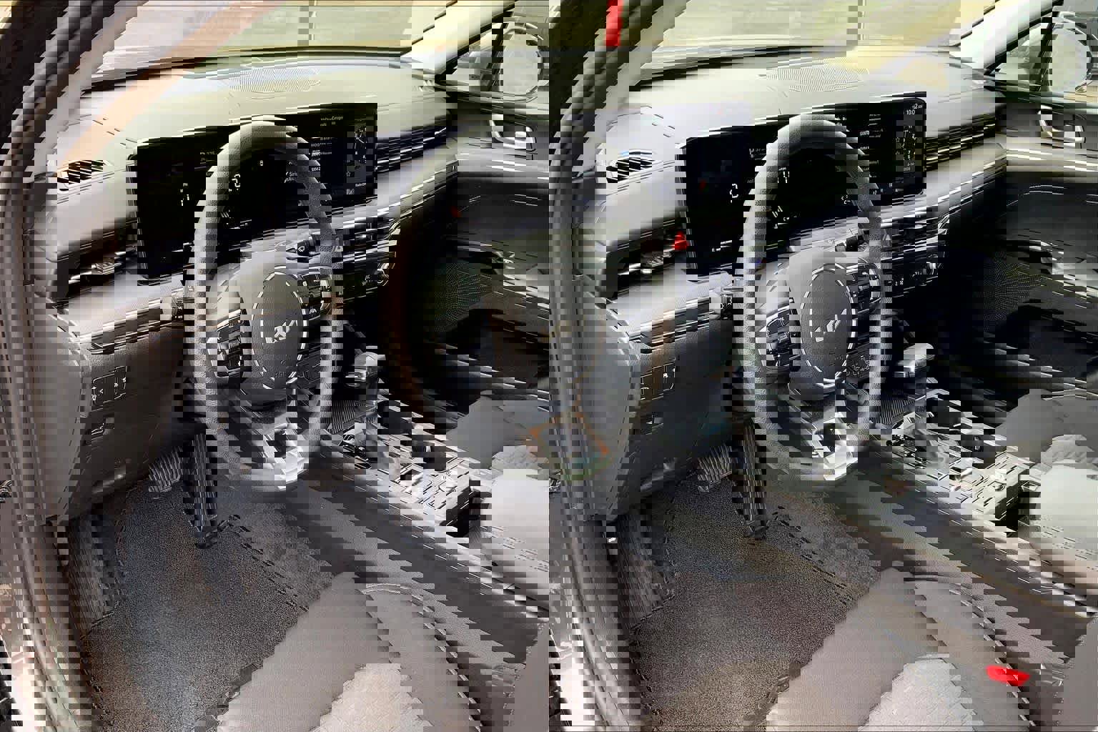 Used 2025 Kia K5 LXS FWD image 18