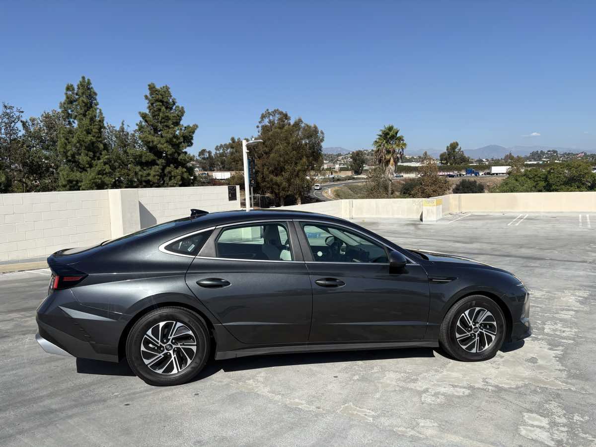 Used 2026 Hyundai Sonata Blue FWD image 40