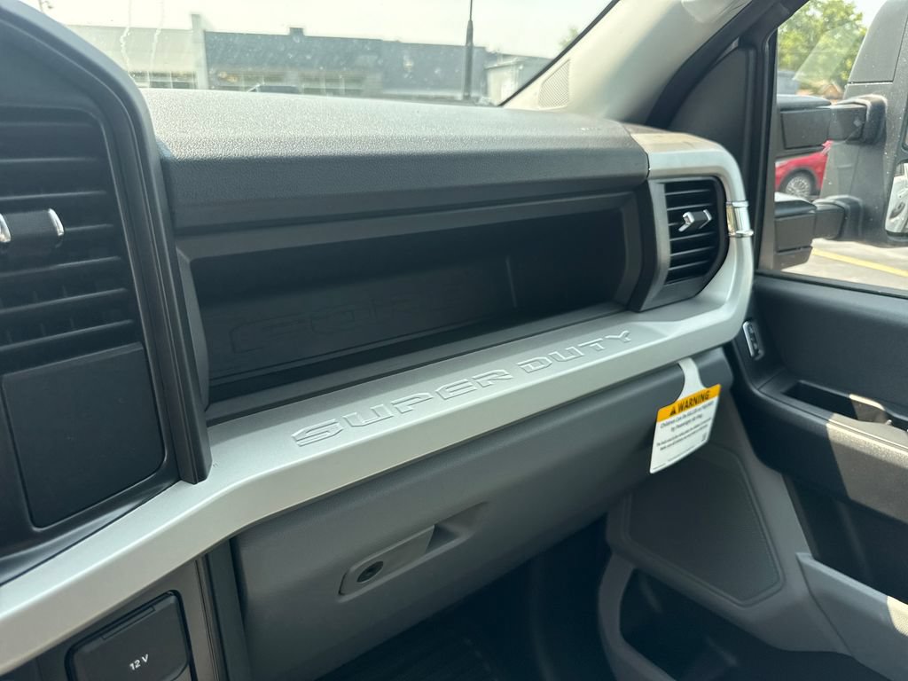 New 2026 Ford F250 XL w/ XL Chrome Package AWD/4WD image 32