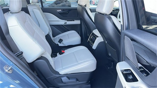 New 2026 Lincoln Aviator AWD image 9