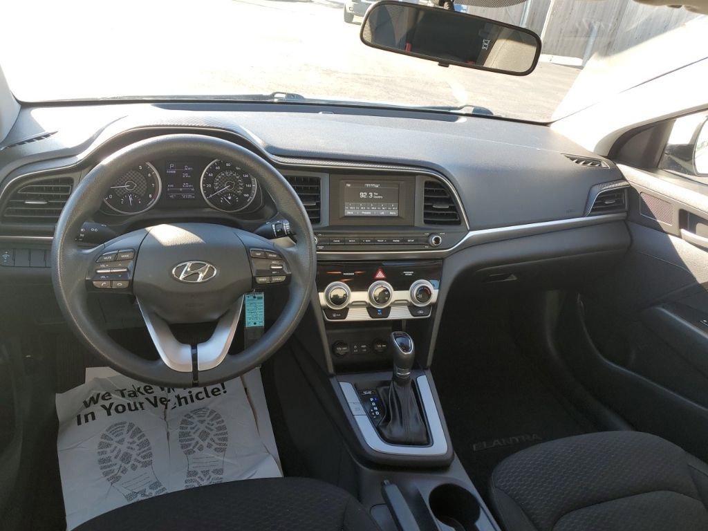 Used 2019 Hyundai Elantra SE w/ Cargo Package image 32