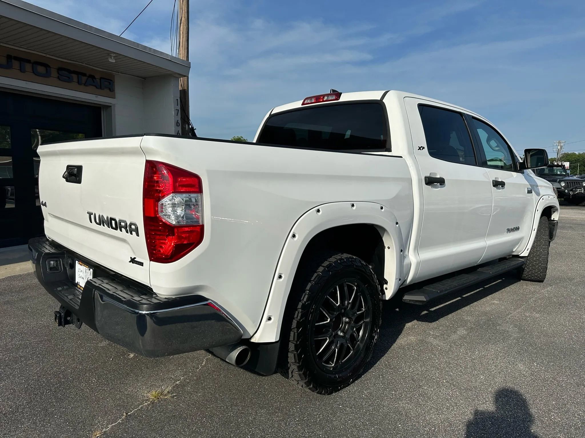 Used 2020 Toyota Tundra SR5 w/ SR5 Upgrade Package image 3