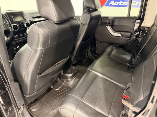 Used 2012 Jeep Wrangler Unlimited Sahara w/ Connectivity Group AWD/4WD image 32
