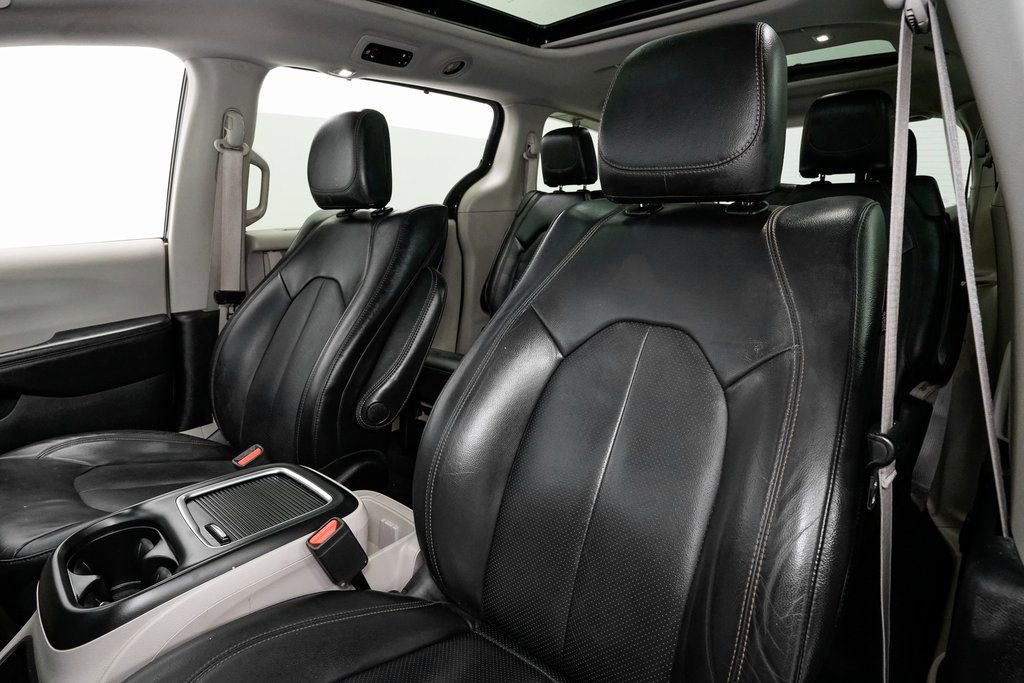 Used 2019 Chrysler Pacifica Touring-L Plus w/ Advanced Safetytec Group image 10