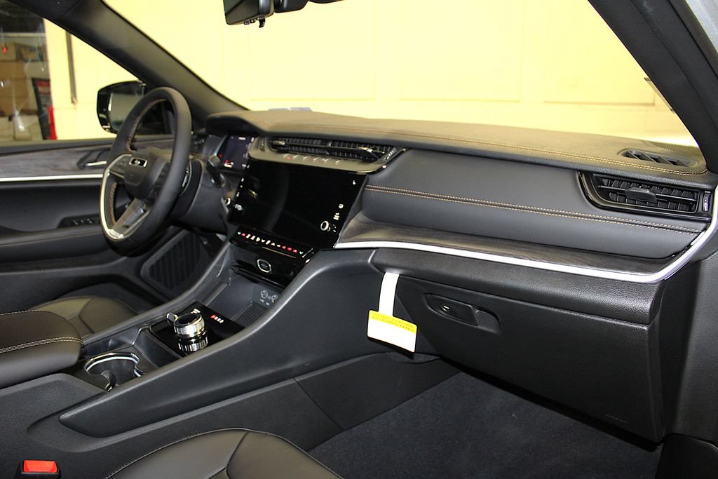 New 2026 Jeep Grand Cherokee Limited AWD/4WD image 31