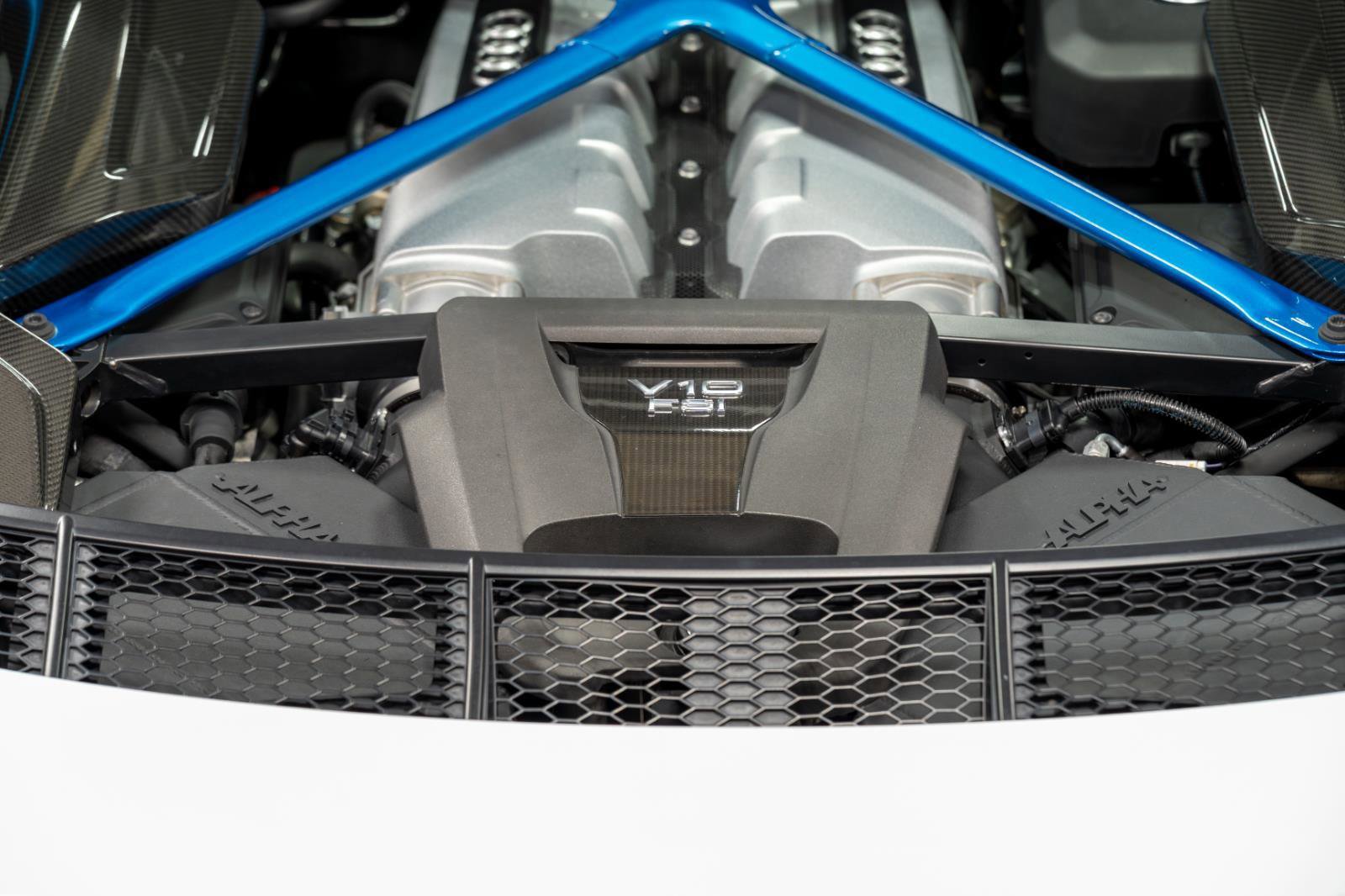 Used 2017 Audi R8 V10 plus w/ Full Leather Package image 50