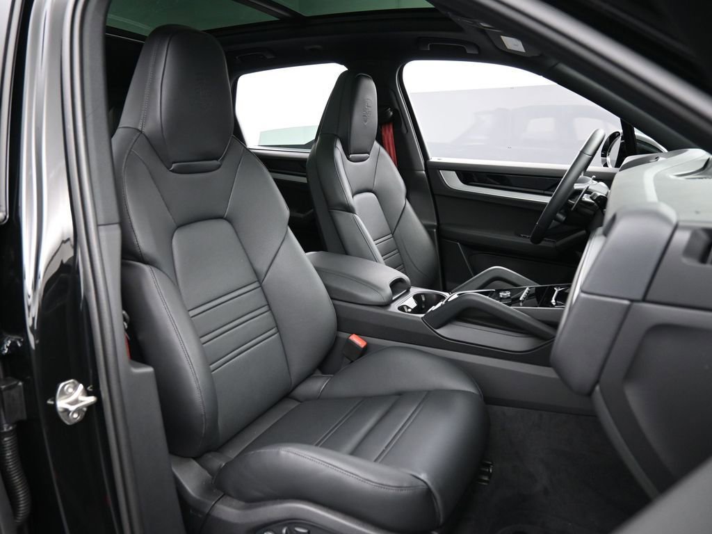 New 2026 Porsche Cayenne S image 30