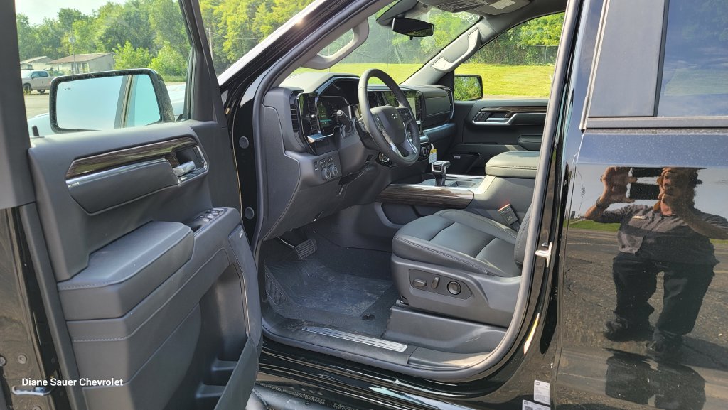 New 2026 Chevrolet Silverado 1500 LT Trail Boss w/ LT Trail Boss Premium Package AWD/4WD image 18
