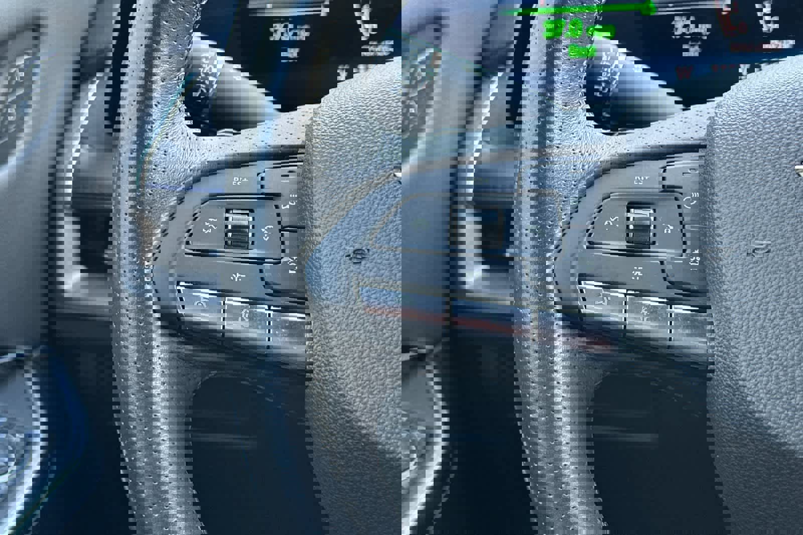 Used 2024 Cadillac XT4 Sport w/ Technology Package image 27