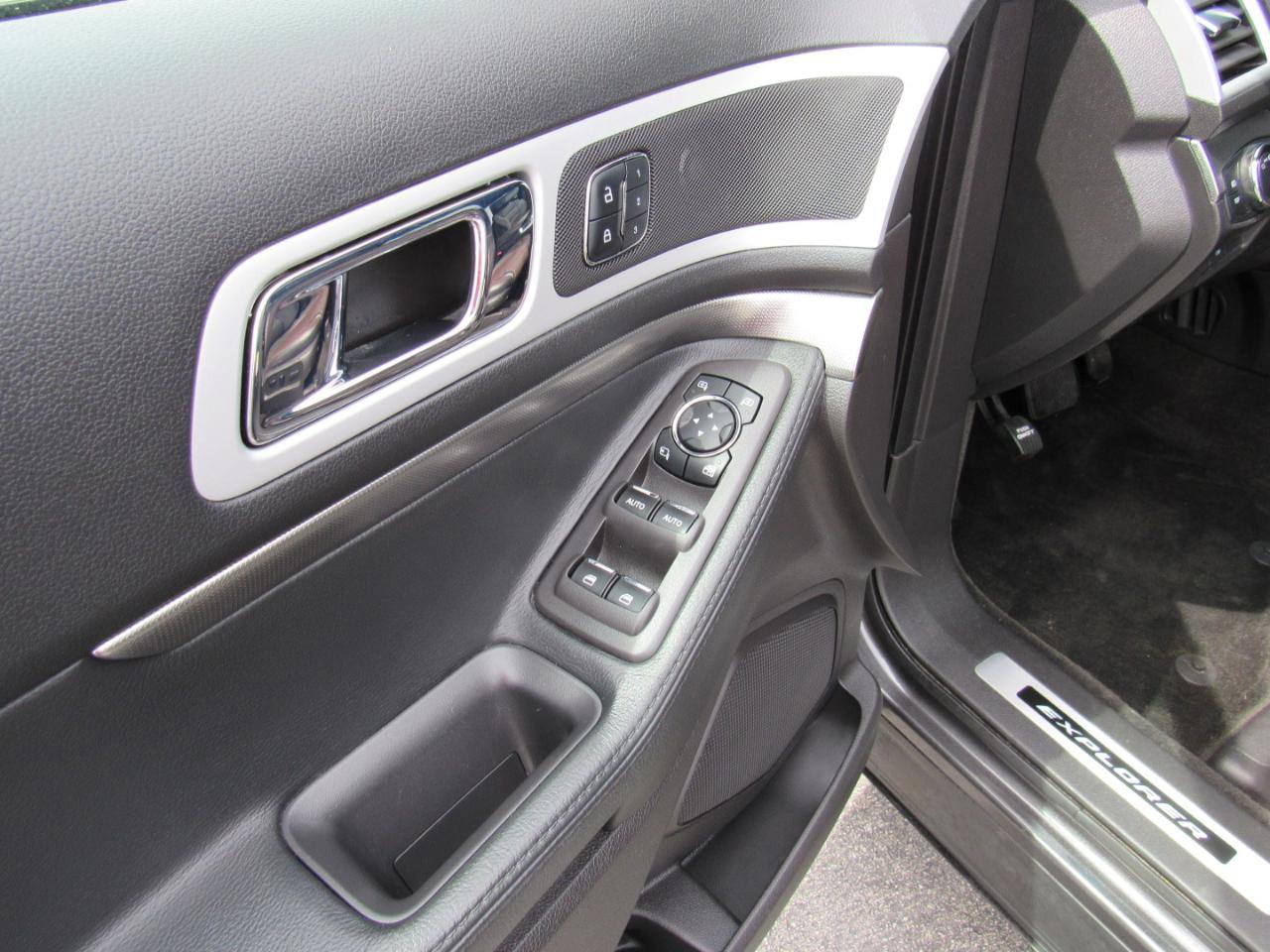 Used 2015 Ford Explorer Sport w/ Equipment Group 401A image 13