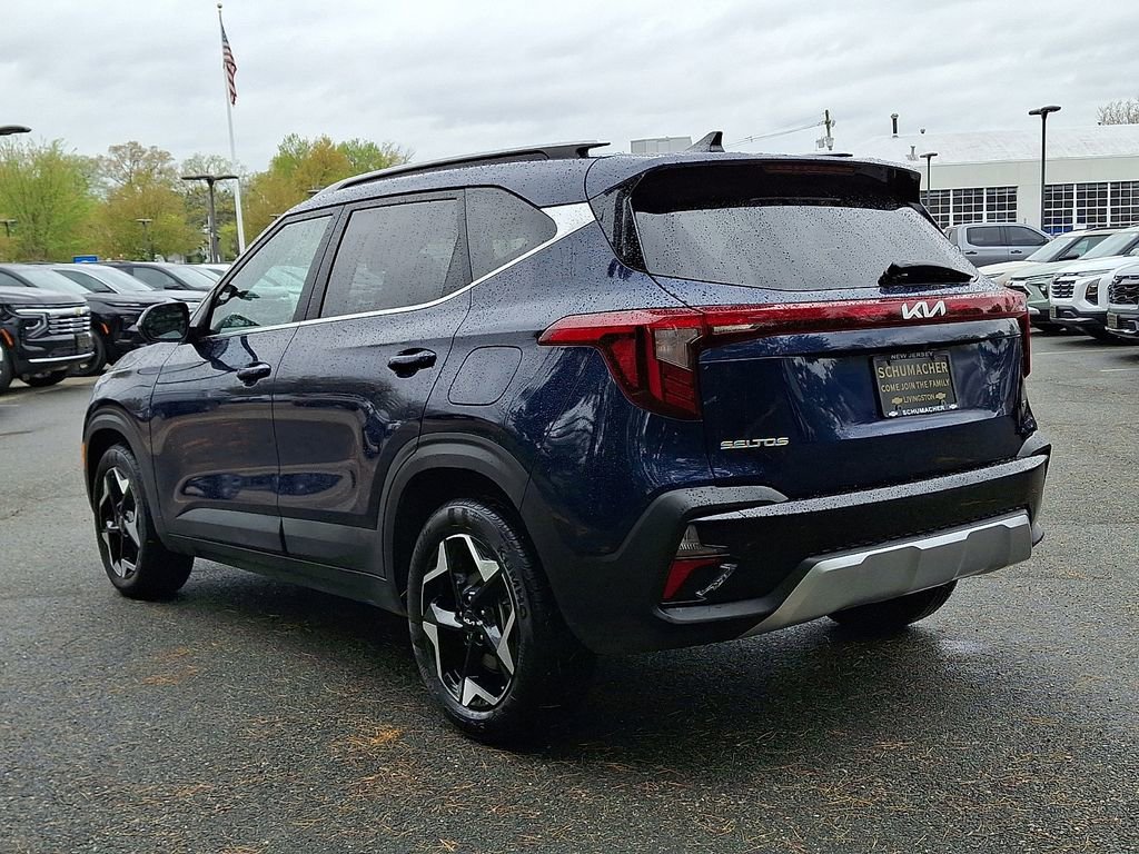 Used 2024 Kia Seltos EX AWD/4WD image 4